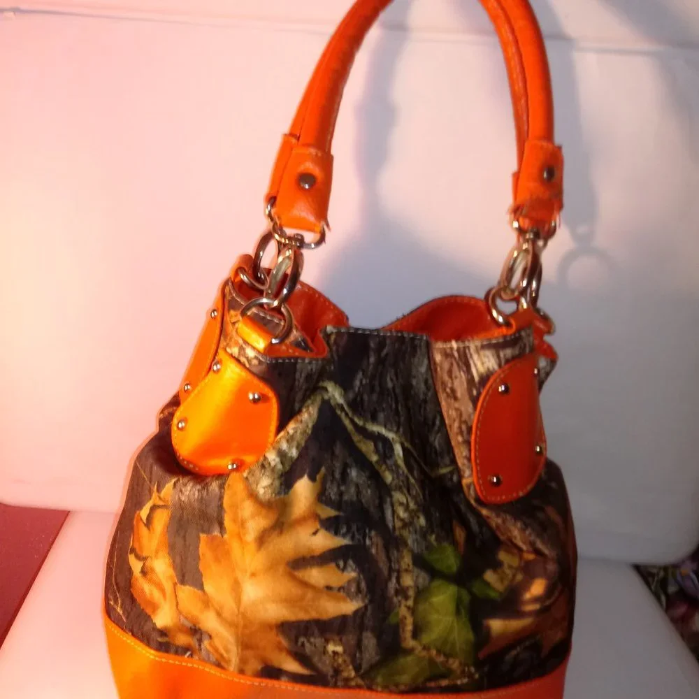 ORANGE AND BROWN FALL TIME TREES AND LEAVES TRIMMED IN SILVER HARDWARE HANDBAG